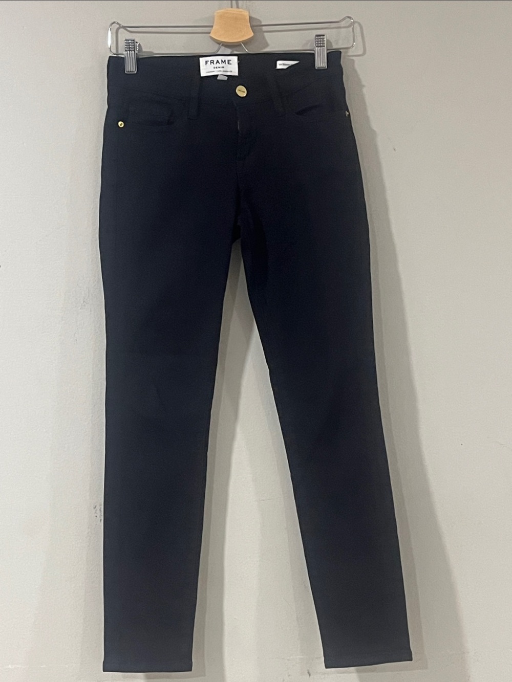 Frame Denim Le Skinny de Jeanne Crop Black Skinny Jeans with Gold Accents